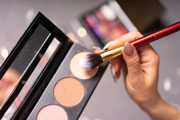 Les bases d'un maquillage professionnel : le fond de teint